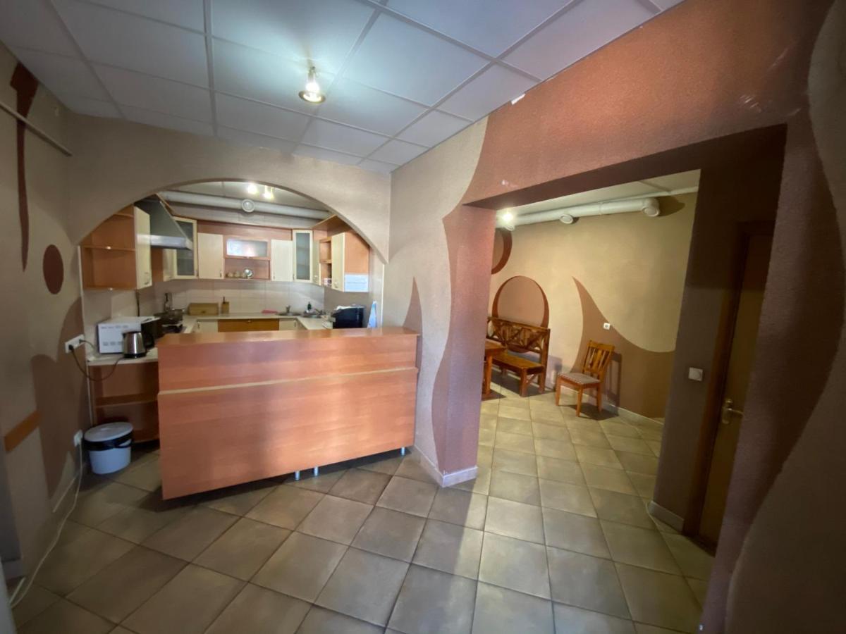 Hotel Ковчег Černivci Esterno foto