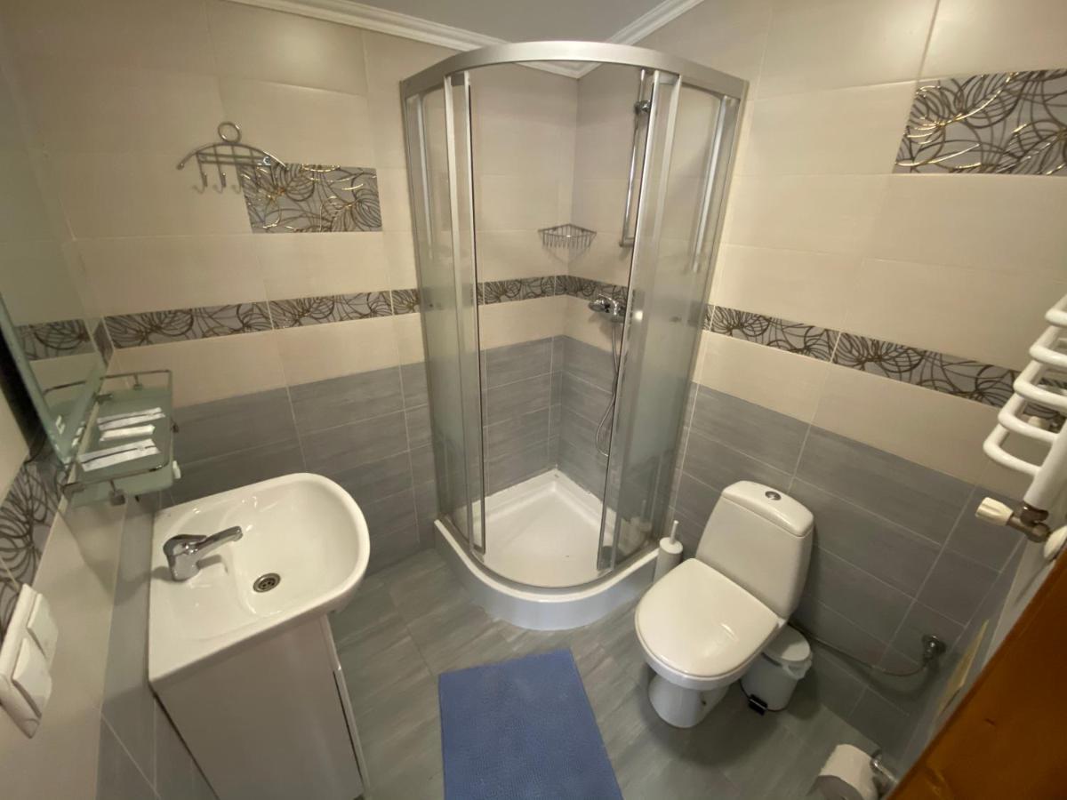 Hotel Ковчег Černivci Esterno foto