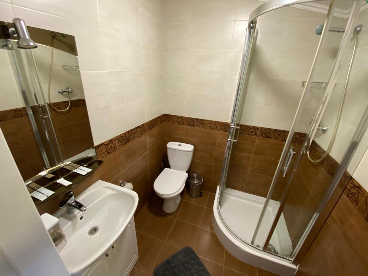 Hotel Ковчег Černivci Esterno foto