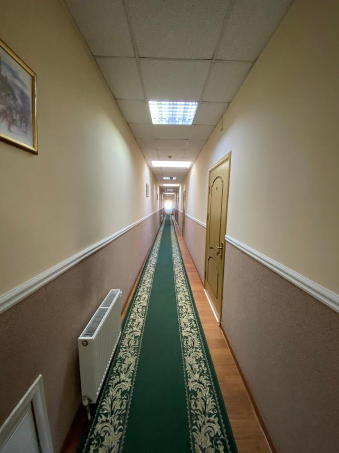 Hotel Ковчег Černivci Esterno foto