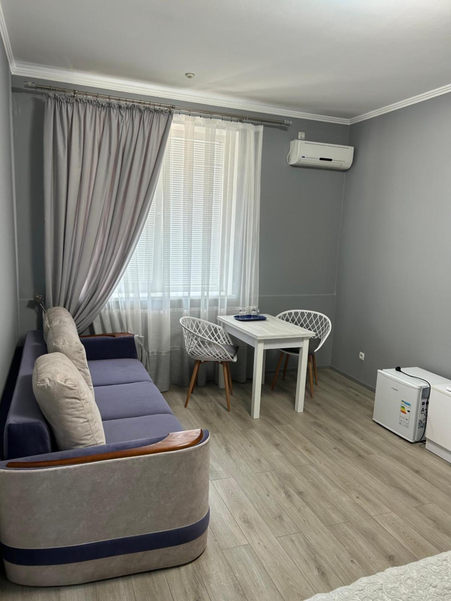 Hotel Ковчег Černivci Esterno foto
